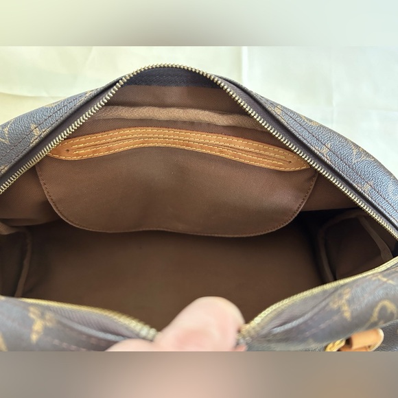 Authentic Louis Vuitton Montorgueil GM - Picture 13 of 15